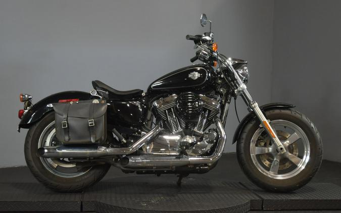 2017 Harley-Davidson 1200 Custom Vivid Black
