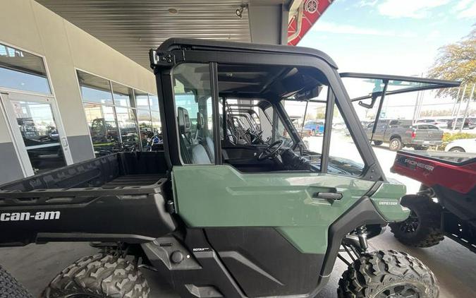 2024 Can-Am® Defender DPS CAB HD9