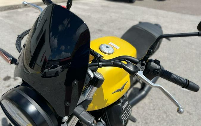 2023 Moto Guzzi V7 Stone