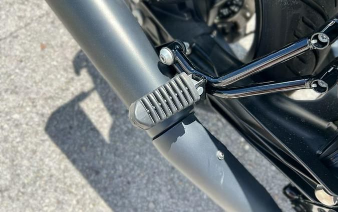 2023 Moto Guzzi V7 Stone