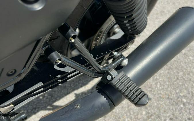 2023 Moto Guzzi V7 Stone