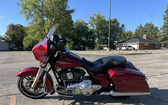 2016 Harley-Davidson® Street Glide® Special Velocity Red Sunglo
