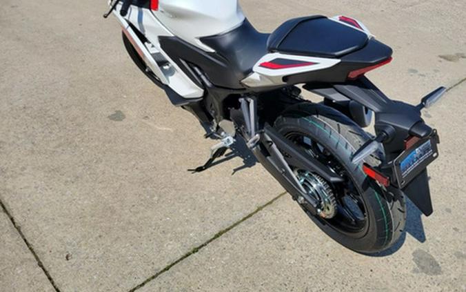 2026 Yamaha YZF-R3 70th Anniversary Edition