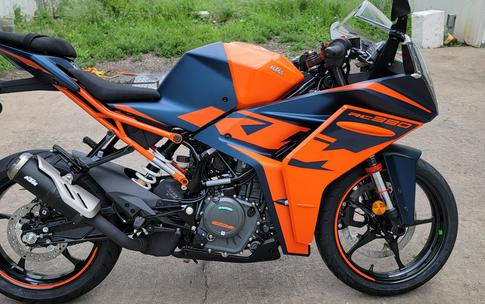 2023 KTM RC 390