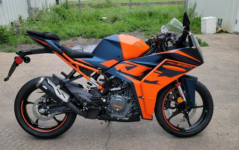 2023 KTM RC 390