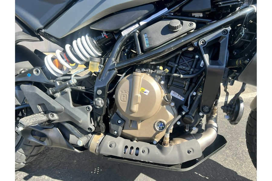 2024 Husqvarna Motorcycles Svartpilen 401