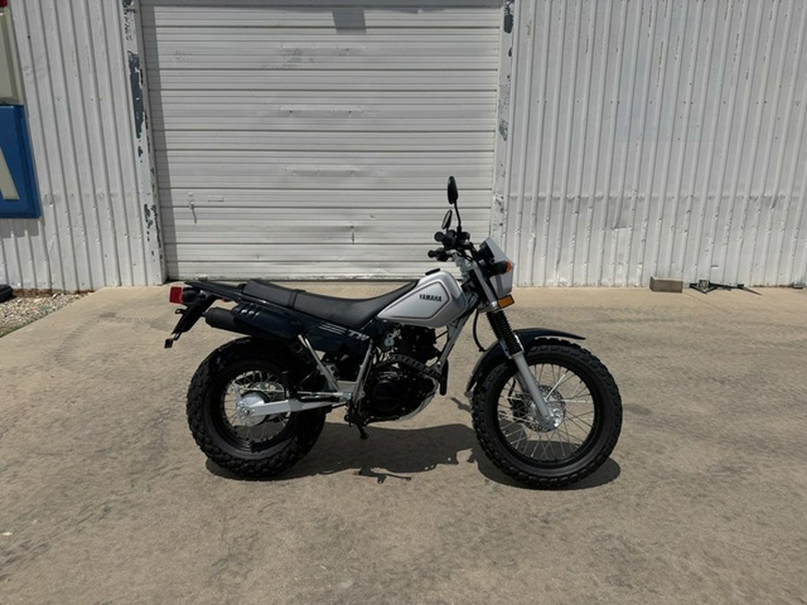 2027 Yamaha TW200