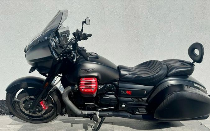 2017 Moto Guzzi MGX-21