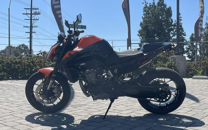 2022 KTM 890 Duke