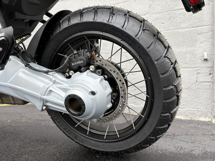 2025 Moto Guzzi Stelvio Base