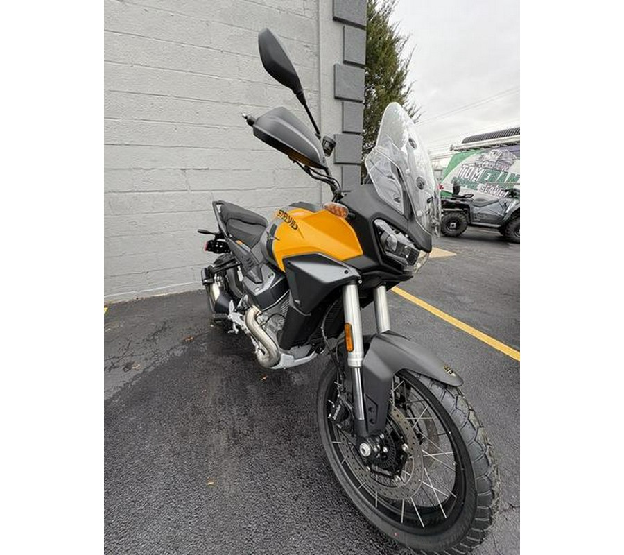 2025 Moto Guzzi Stelvio Base