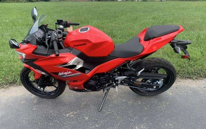 2021 Kawasaki Ninja® 400 ABS Passion Red