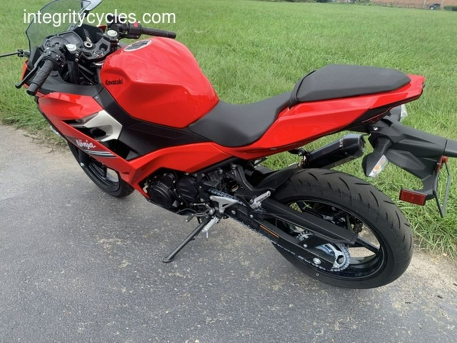 2021 Kawasaki Ninja® 400 ABS Passion Red