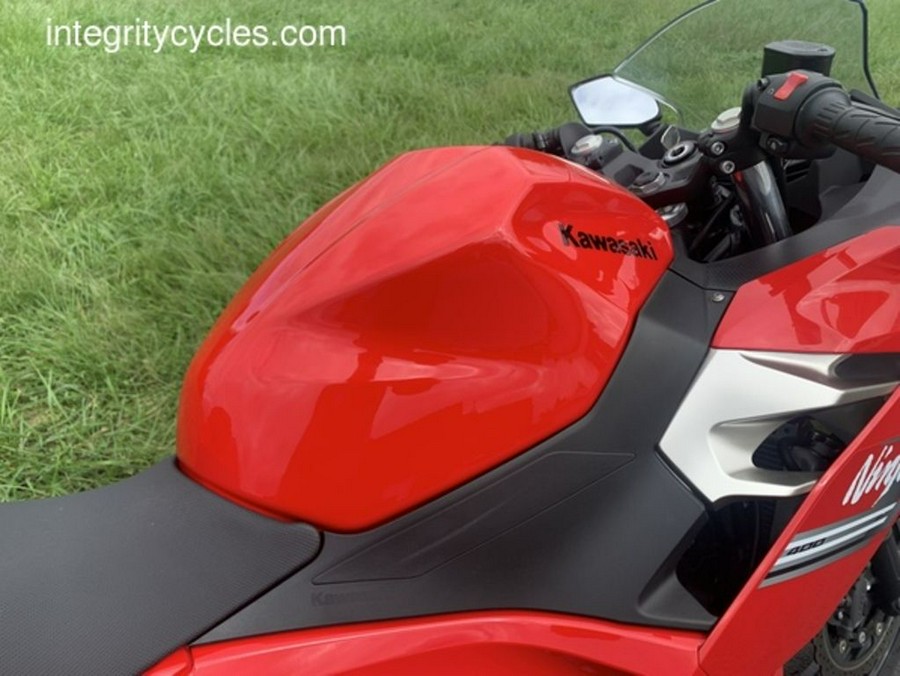 2021 Kawasaki Ninja® 400 ABS Passion Red