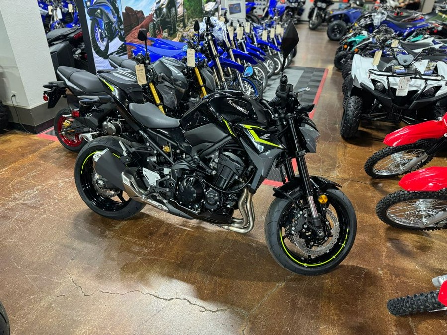 2024 Kawasaki ZR900FRFBL