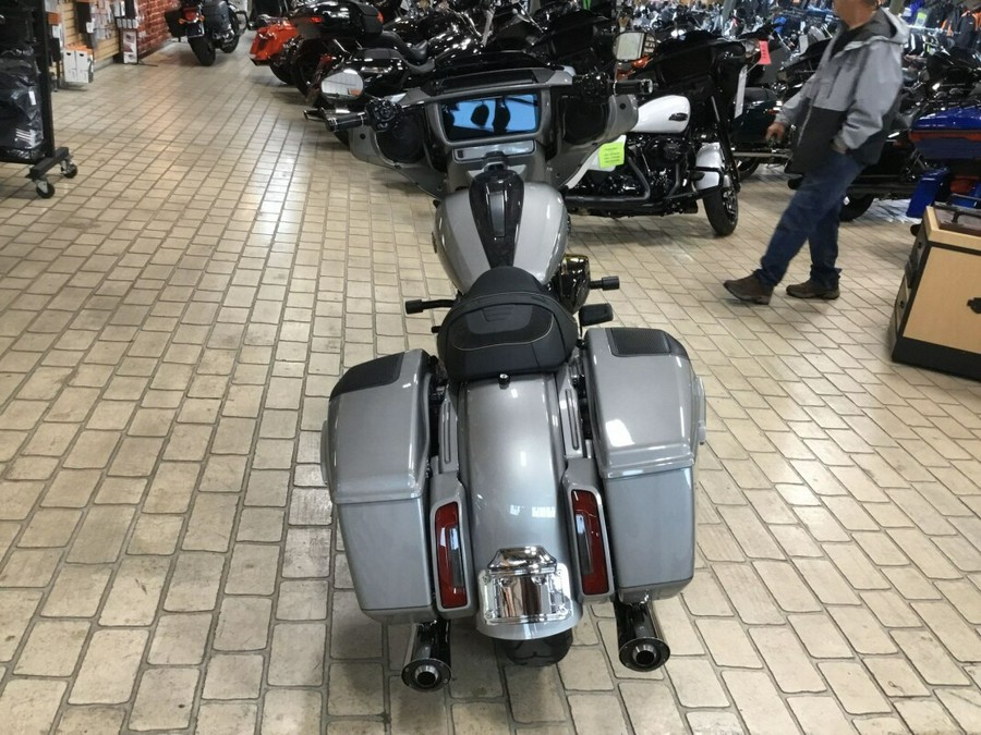 2023 Harley-Davidson CVO™ Street Glide Dark Platinum - Includes Warranty until 7/2026