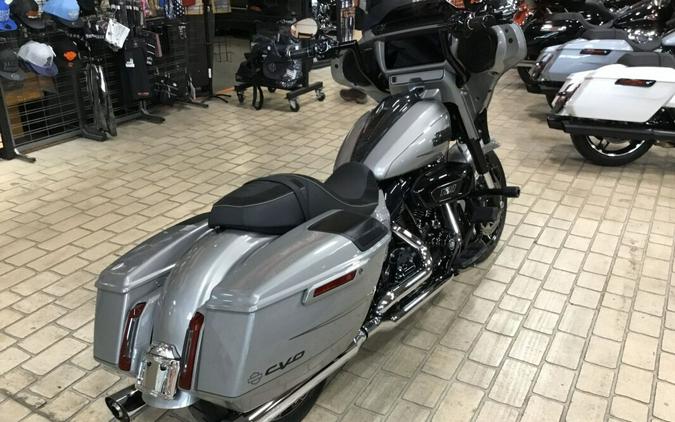 2023 Harley-Davidson CVO™ Street Glide Dark Platinum - Includes Warranty until 7/2026