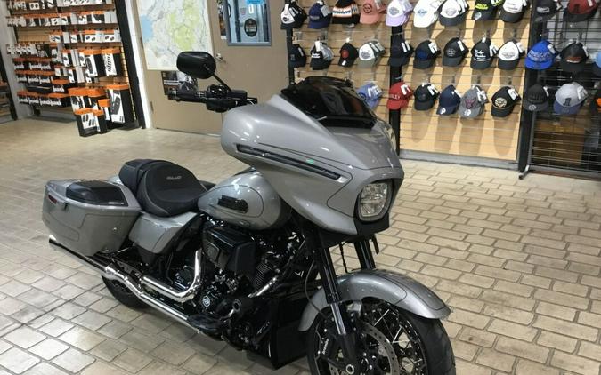 2023 Harley-Davidson CVO™ Street Glide Dark Platinum - Includes Warranty until 7/2026