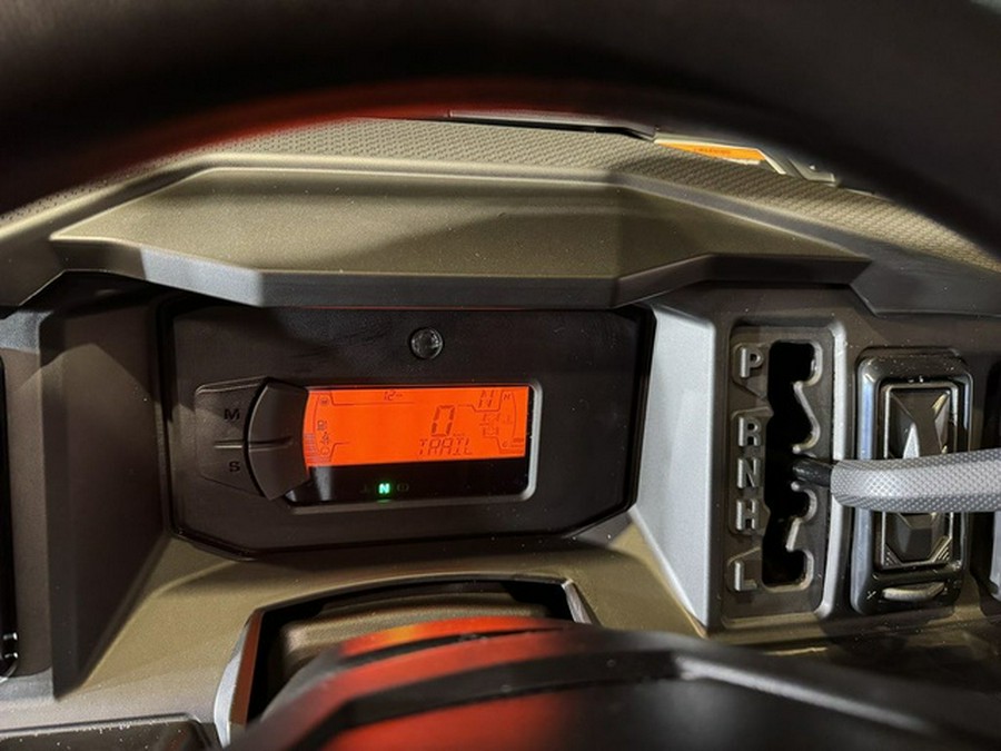 2026 Can-Am Defender Limited HD11