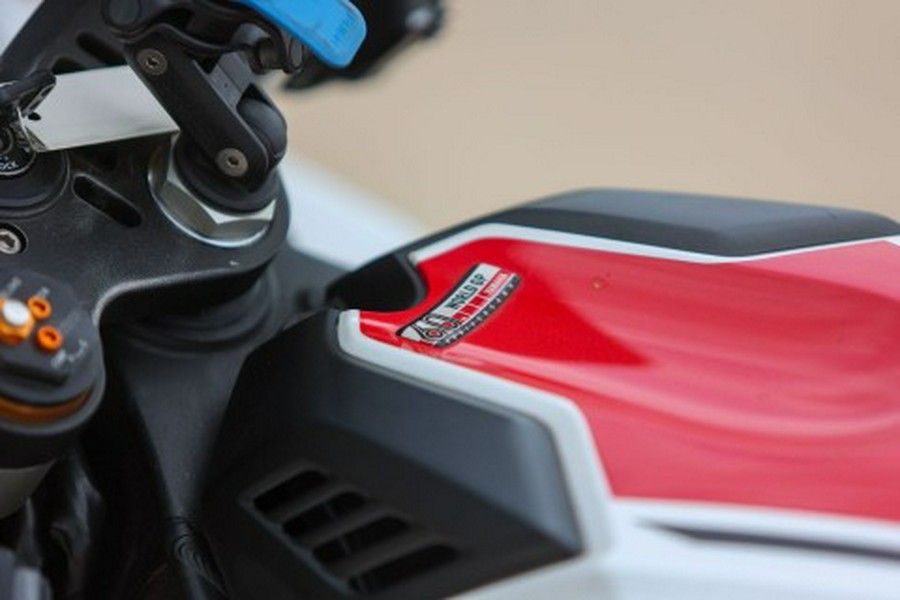 2022 Yamaha YZF-R1 World GP 60th Anniversary Edition