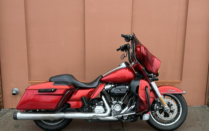 Harley-Davidson® Ultra Limited Low Red