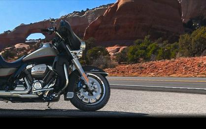 Harley-Davidson® Ultra Limited Low Industrial Gray Denim/Black Denim