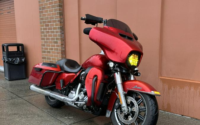 Harley-Davidson® Ultra Limited Low Red