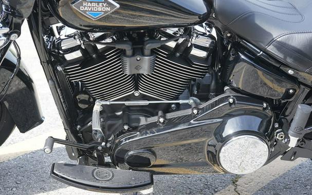 2025 Harley-Davidson Softail FLHC - Heritage Classic