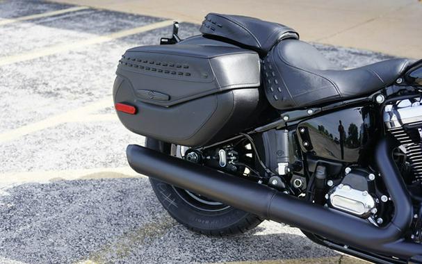 2025 Harley-Davidson Softail FLHC - Heritage Classic