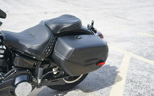 2025 Harley-Davidson Softail FLHC - Heritage Classic