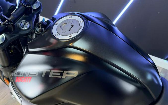 2022 Ducati Monster