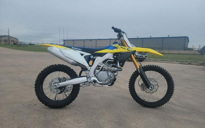 2024 Suzuki RM-Z450 First Look [with RM Army Kit]