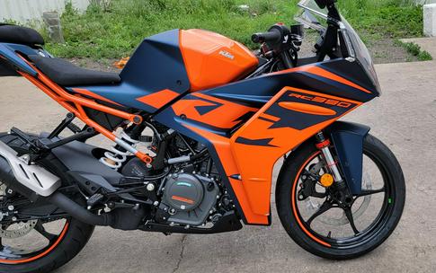 2023 KTM RC 390