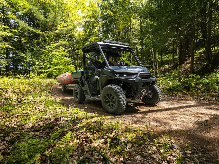 2026 Can-Am Defender XT CAB HD11