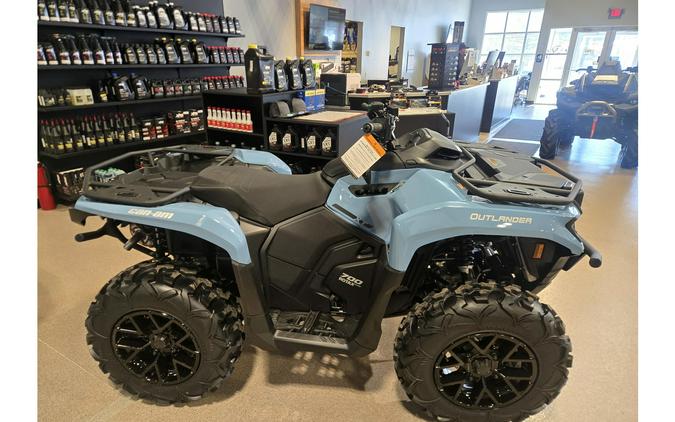 2026 Can-Am OUTLANDER XT 700
