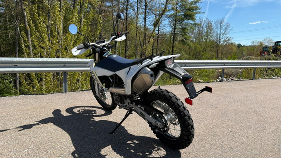 2027 Husqvarna Motorcycles Enduro 701
