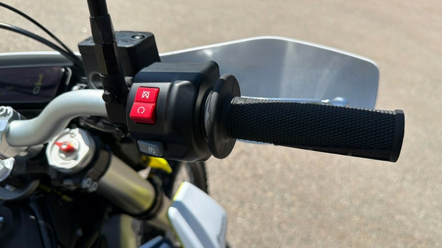 2027 Husqvarna Motorcycles Enduro 701