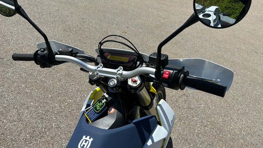 2027 Husqvarna Motorcycles Enduro 701