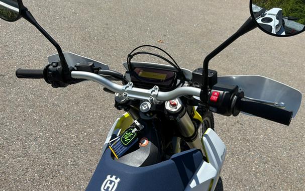 2027 Husqvarna Motorcycles Enduro 701