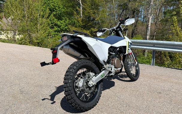 2027 Husqvarna Motorcycles Enduro 701