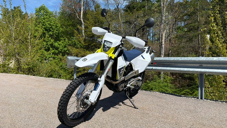 2027 Husqvarna Motorcycles Enduro 701