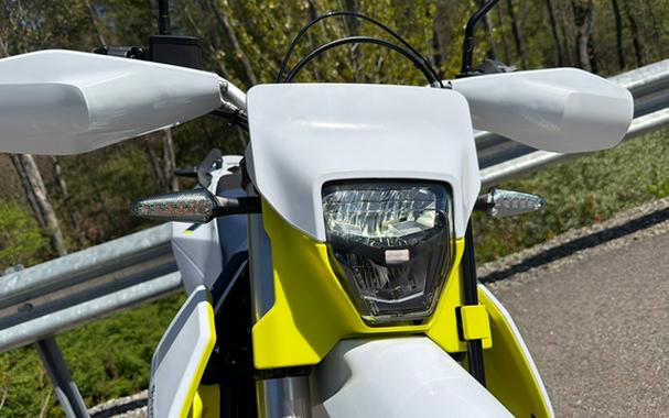 2027 Husqvarna Motorcycles Enduro 701