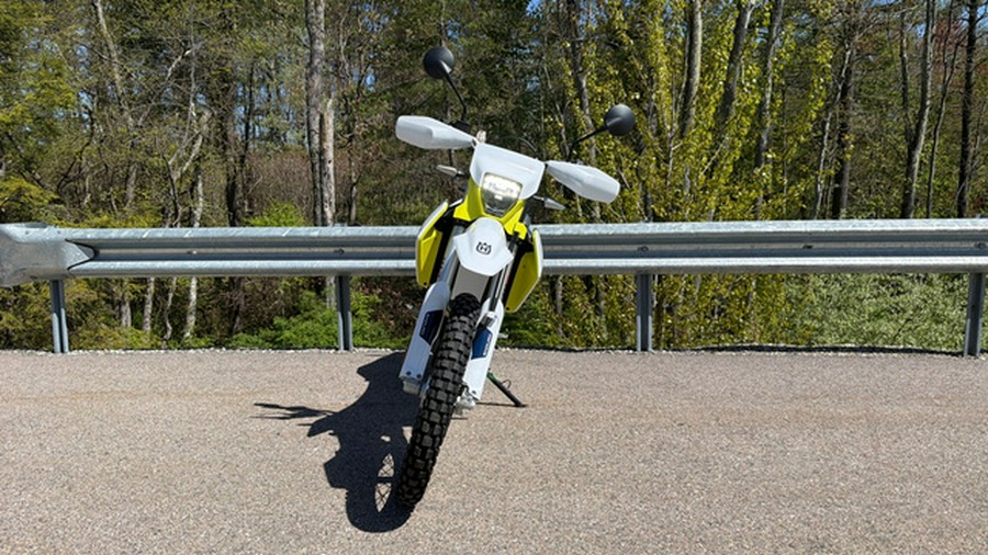 2027 Husqvarna Motorcycles Enduro 701