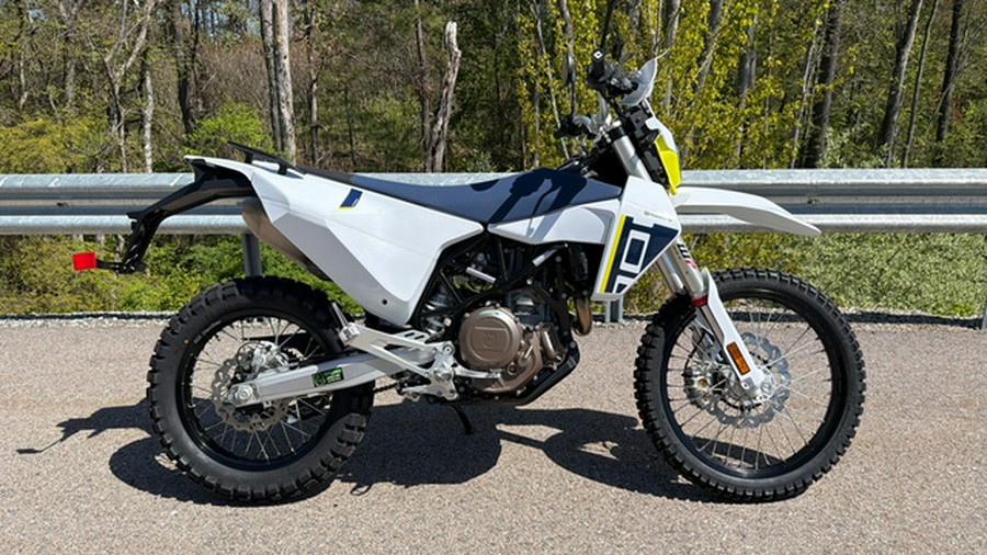 2027 Husqvarna Motorcycles Enduro 701