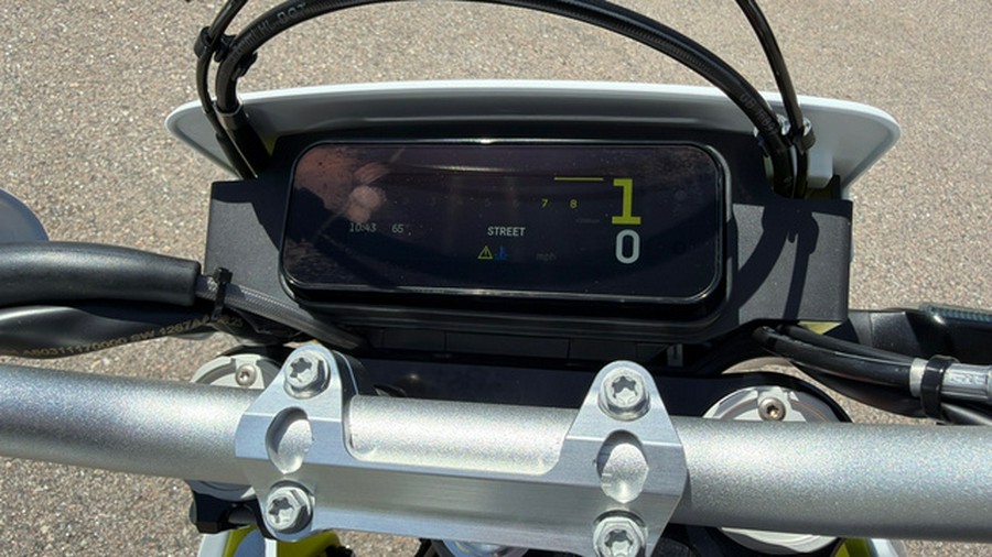 2027 Husqvarna Motorcycles Enduro 701