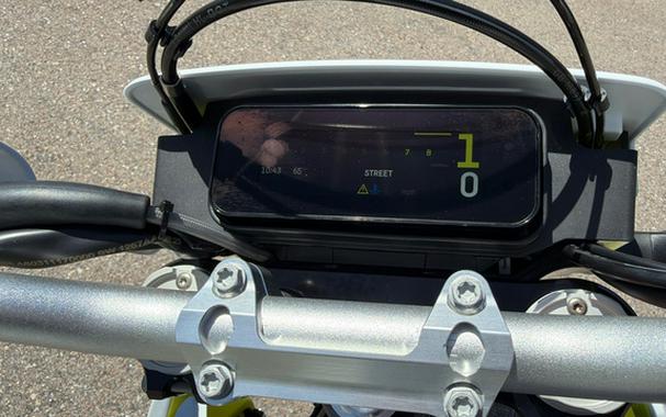 2027 Husqvarna Motorcycles Enduro 701