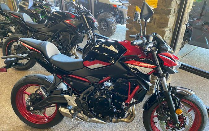 2024 Kawasaki Z650 ABS CANDY PERSIMMON RED / EBONY