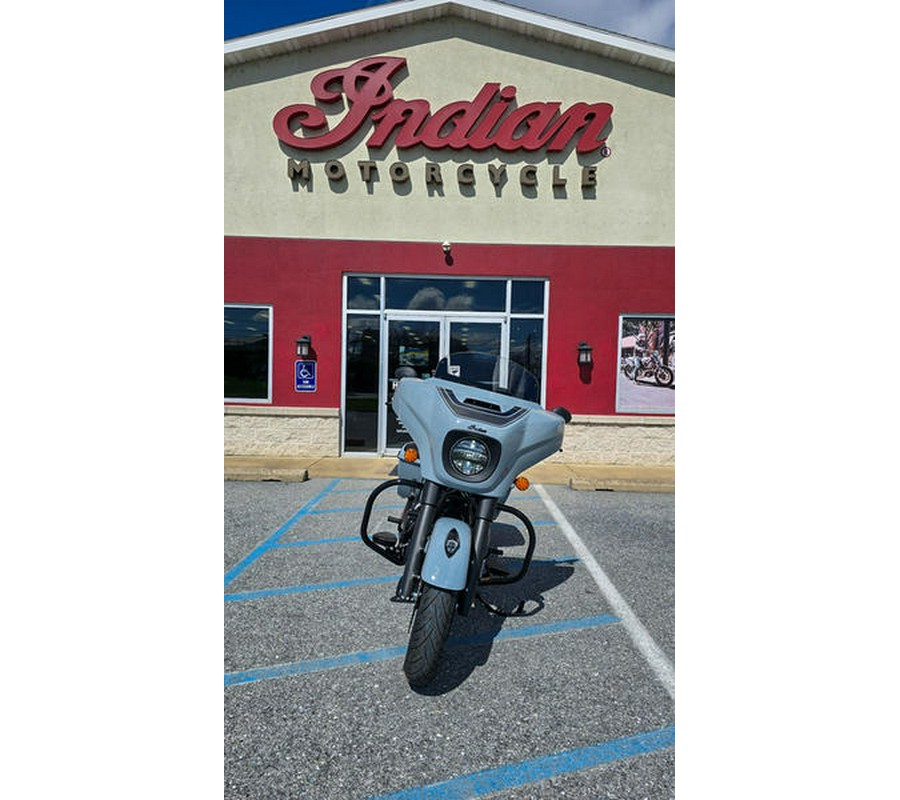 2025 Indian Motorcycle® Chieftain® Dark Horse® w/PowerBand Audio Storm Gray/Graphics