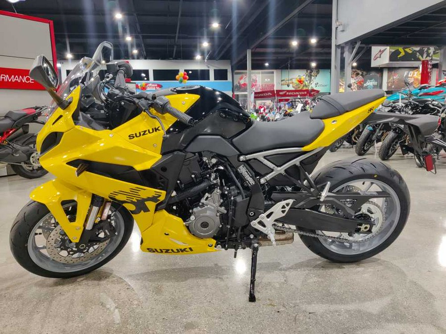 2024 SUZUKI GSX-8R