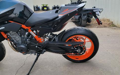 2023 KTM Duke 890 R